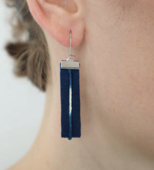 藍染めピアス 紺色 アクセサリー